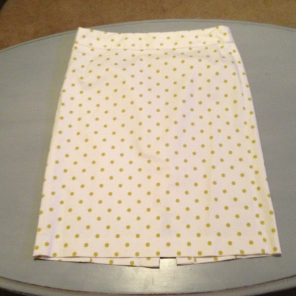 Adorable green and white polka dot skirt.