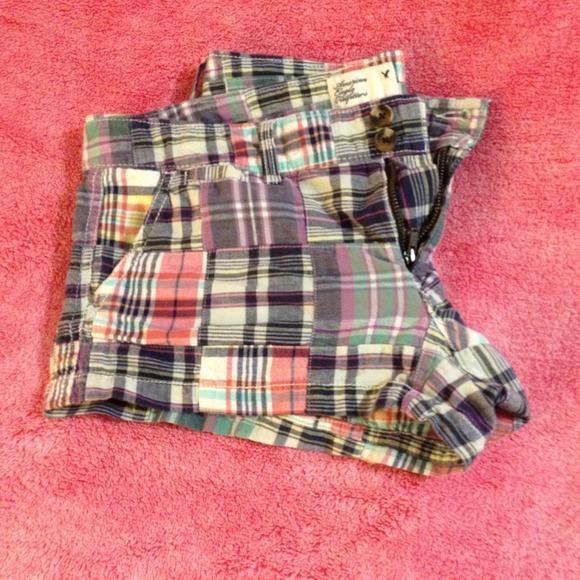 AE Plaid Shorts & Plaid Shirt Bundle