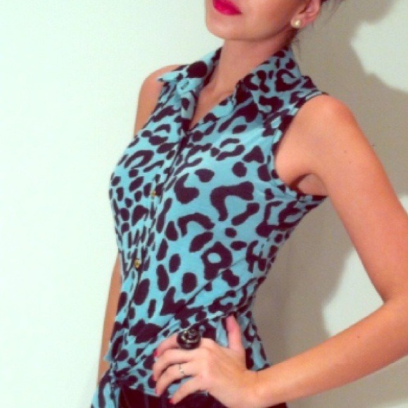 Cool blue/black leopard top - Picture 1 of 2