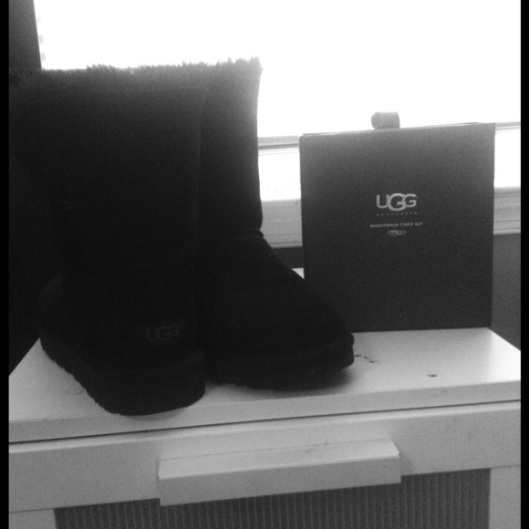 💖Ugg bailey one button boots sz 8 with care kit💖