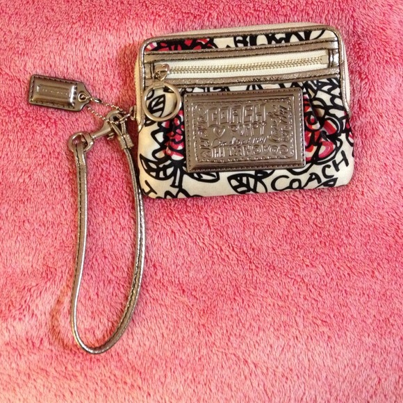 Loved Authentic Coach Poppy Wristlet