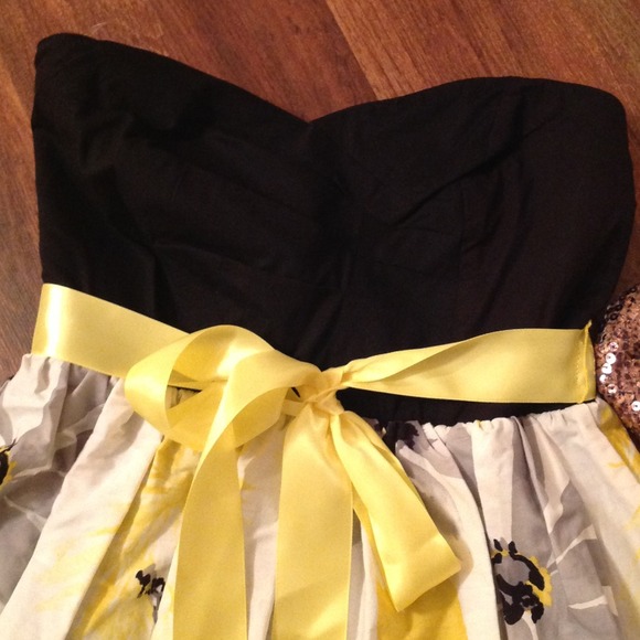 SOLD IN BUNDLE - Picture 2 of 4