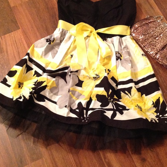 SOLD IN BUNDLE - Picture 3 of 4