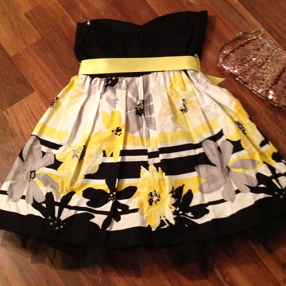 SOLD IN BUNDLE - Picture 4 of 4