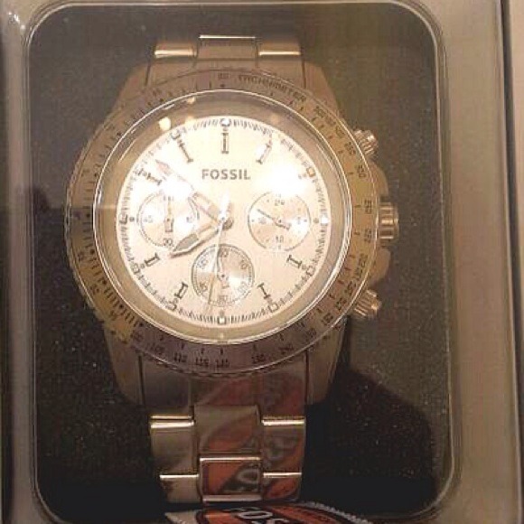 **SOLD** Fossil Stella watch BWT iin Case - Picture 2 of 4