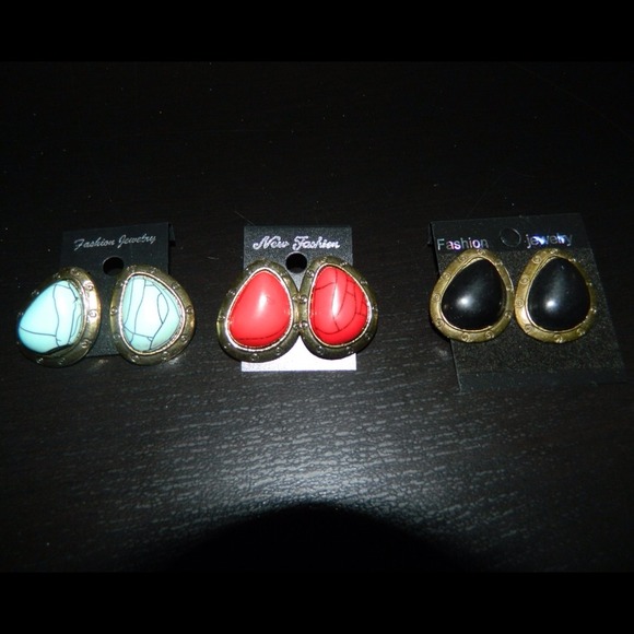 ** SOLD **Retro Crack Teardrop Shape Stud Earrings