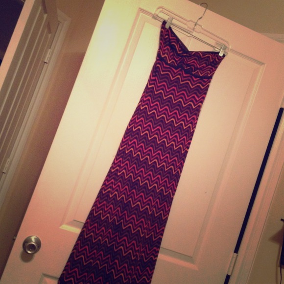 Bebe maxi dress