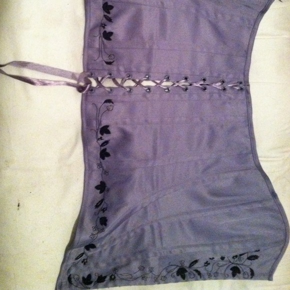 Periwinkle Corset. - Picture 3 of 4