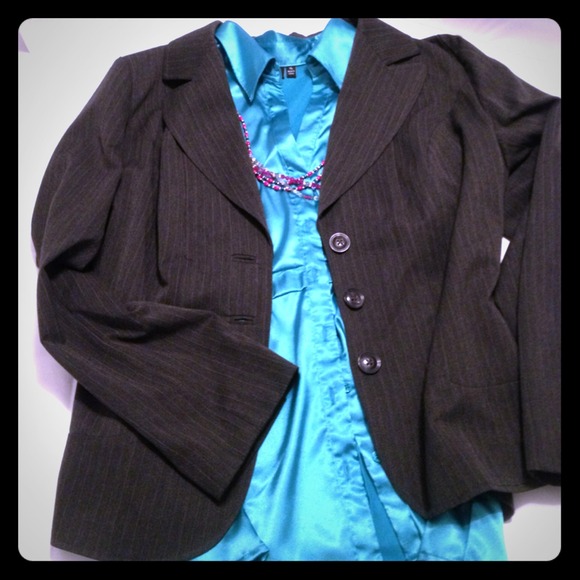 **SOLD** Gray pinstripe blazer