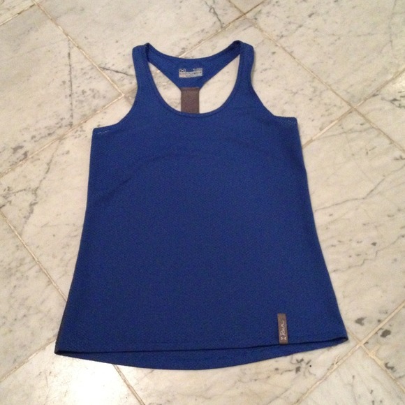 🌻🌻SOLD🌻🌻Under Armour blue workout jersey