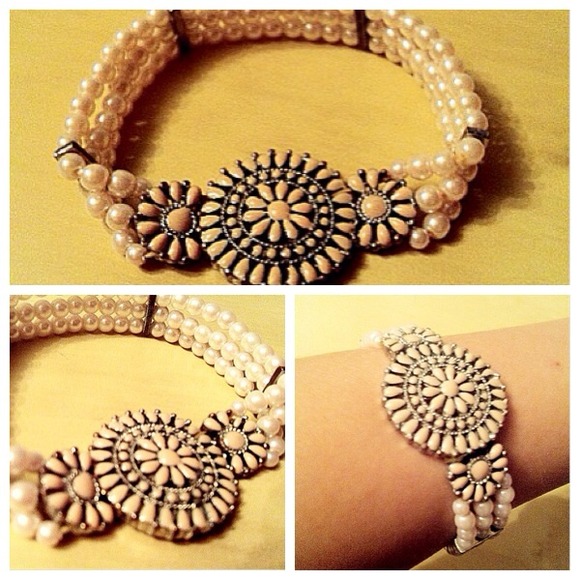 Pretty Pearl Vintage Bracelet