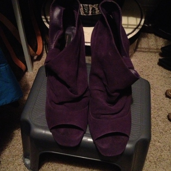 REDUCED!!Dark purple suede Steve Madden boot shoes