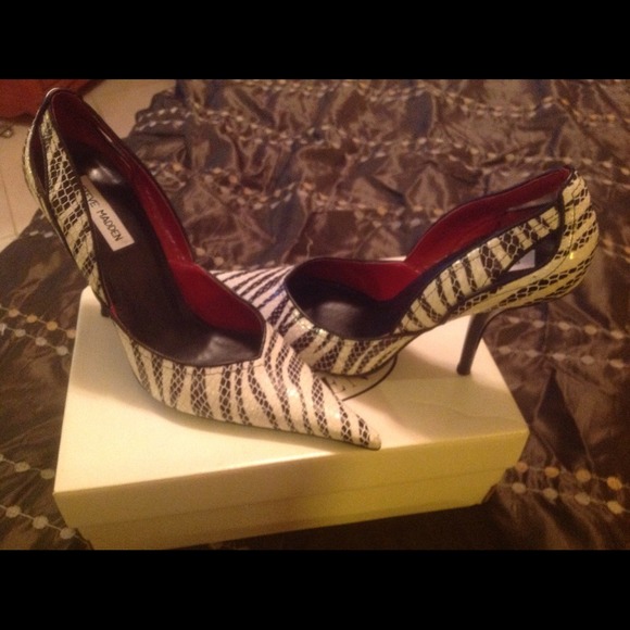 Pointed Zebra Pumps - Picture 2 of 2