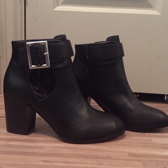 Belted Cut Out Black Leather Booties - Picture 4 of 4