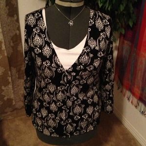 Soma Cardigan. Black & white.