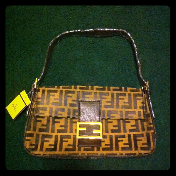 ✖RESERVED✖Fendi bag
