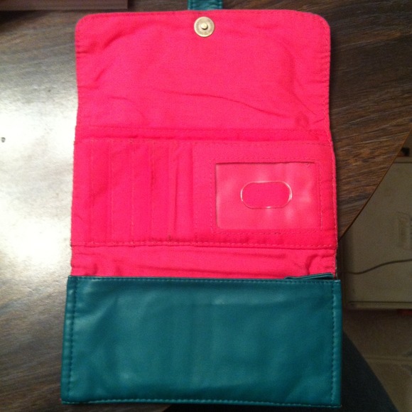Large wallet. - Picture 2 of 3
