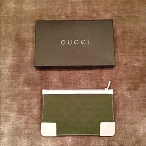 100% authentic new Gucci make up bag with box!!