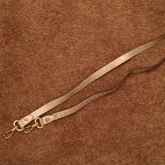 Beige Guess Purse. - Picture 4 of 4