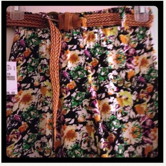 SOLD!!!!!! Cute floral pants! Never worn!