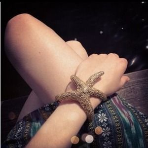 Antique Metal Gold Starfish Flexible Ladies Bangle