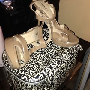 💥REDUCED💥💫GUESS💫👠  Tan Heels👍❤