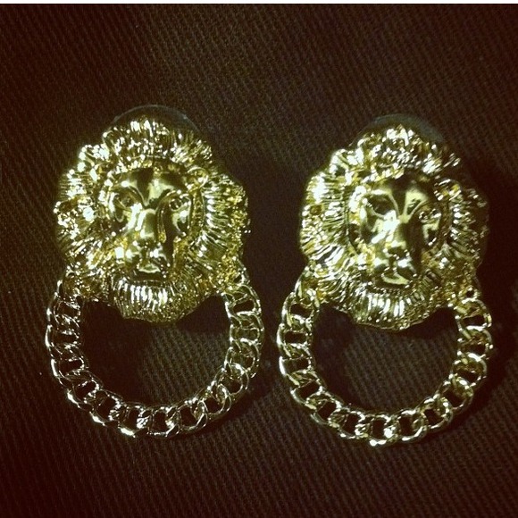 ⭕SOLD⭕Lion's Head Doorknocker Earrings