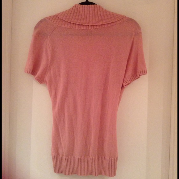 Sold in bundle BCBG pink short sleeve sweater top - Picture 2 of 3