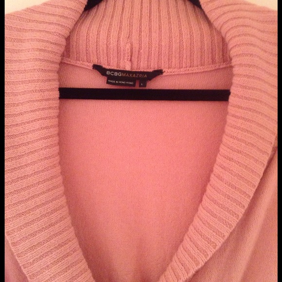 Sold in bundle BCBG pink short sleeve sweater top - Picture 3 of 3