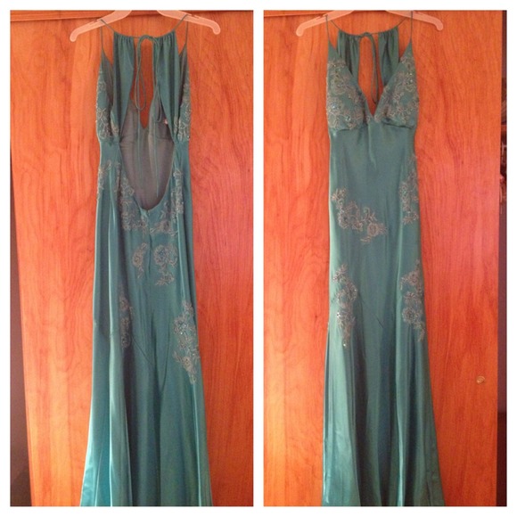 Niki Livas Dess - gorgeous aqua blue color