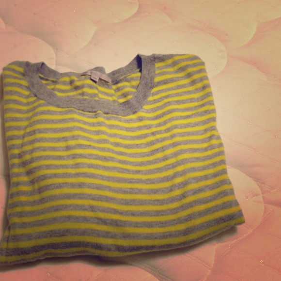 Gap long sleeve sweater.