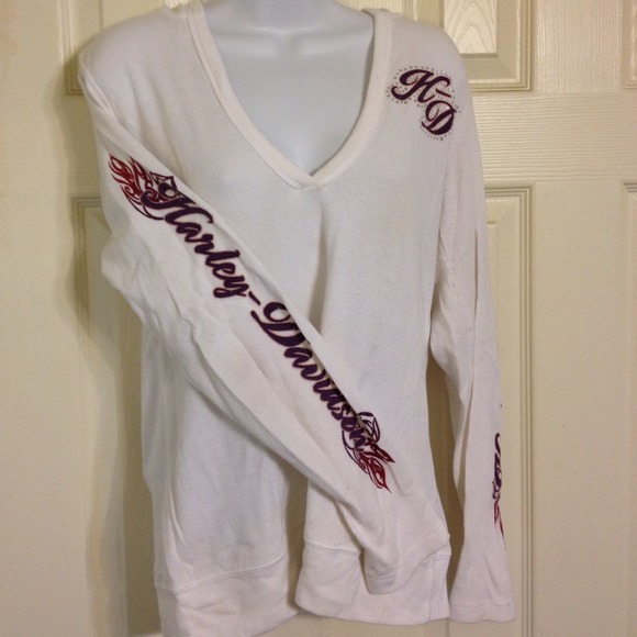 BUNDLE 🍀Harley Davidson tops & a pair of earrings