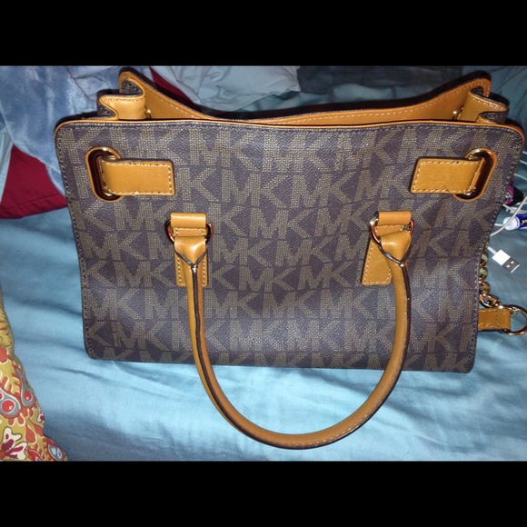 Michael Kors Medium Hamilton Satchel - Picture 2 of 4