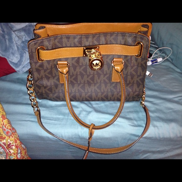 Michael Kors Medium Hamilton Satchel - Picture 3 of 4