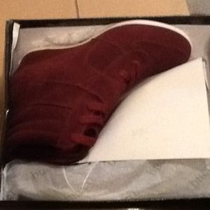 BNNWT Bucco Capensis Karey Wedge Sneakers