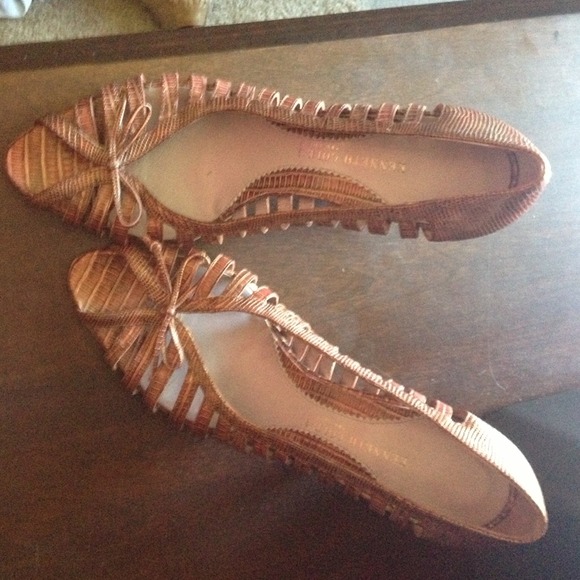 Kenneth Cole kitten heels metallic  embossed snake