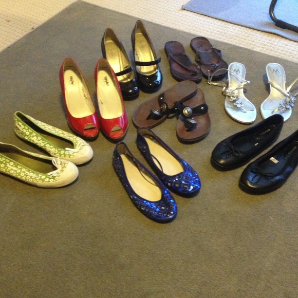 8 pairs of random cute shoes. Fits a size 7.5 foot