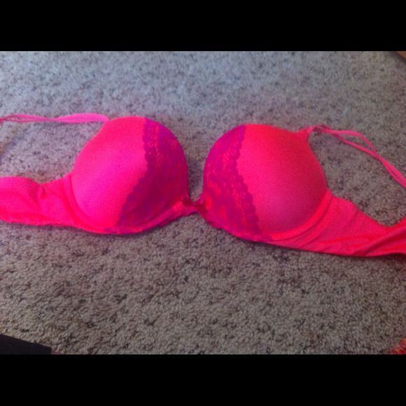 Women's vs bra!