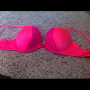 Women's vs bra!