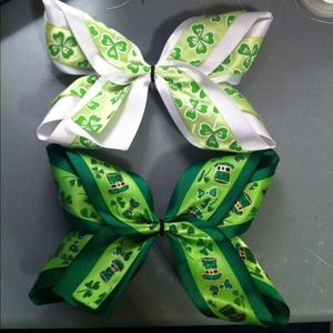 St. Patrick's Day bows! 6" wide, $4 each