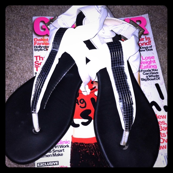 💢SOLD💢White Sandals