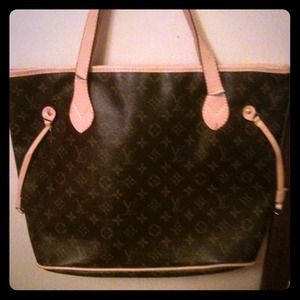 ***hold for sportyfemme*** LV Neverfull