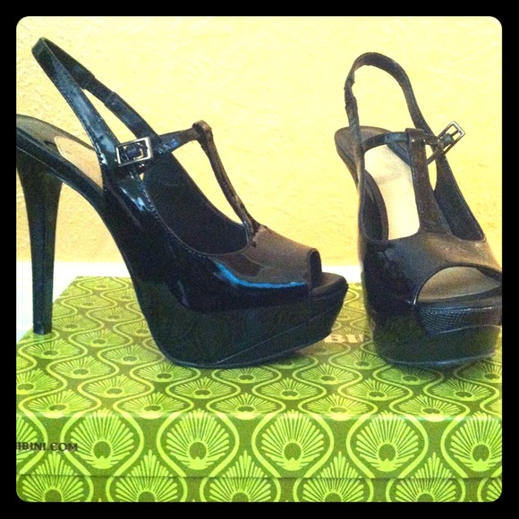 Gianni Bini heels - Picture 1 of 1