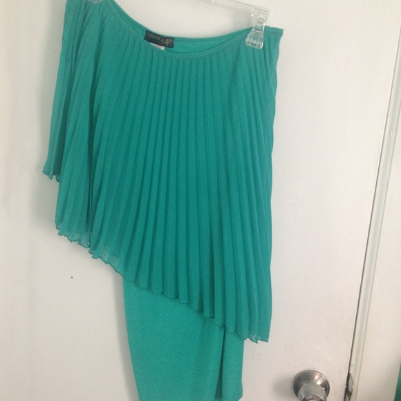 One shoulder dress