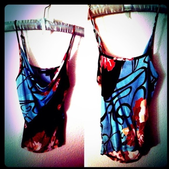 Guess Tops - Guess collection scoop neck camisole