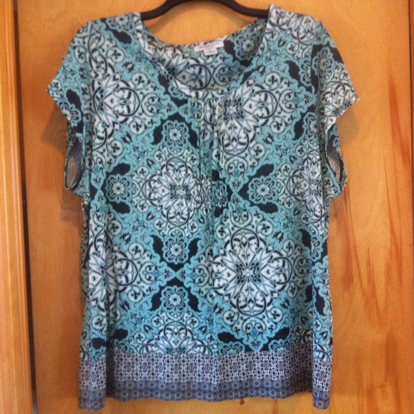 🌟SOLD🌟Plus Size  Liz Claiborne shirt