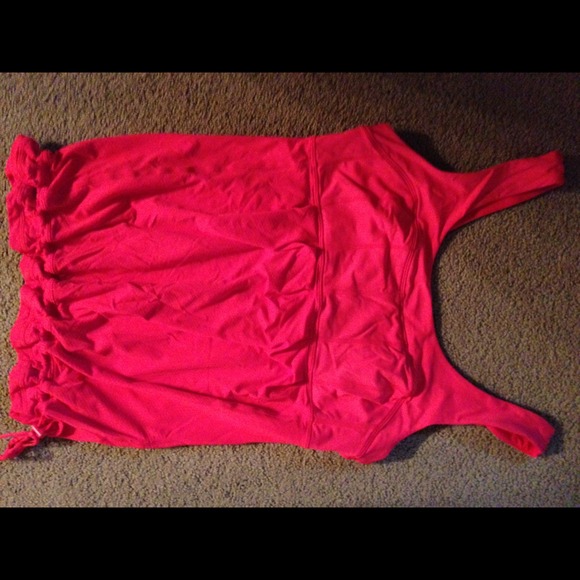 Lululemon top in poppy red