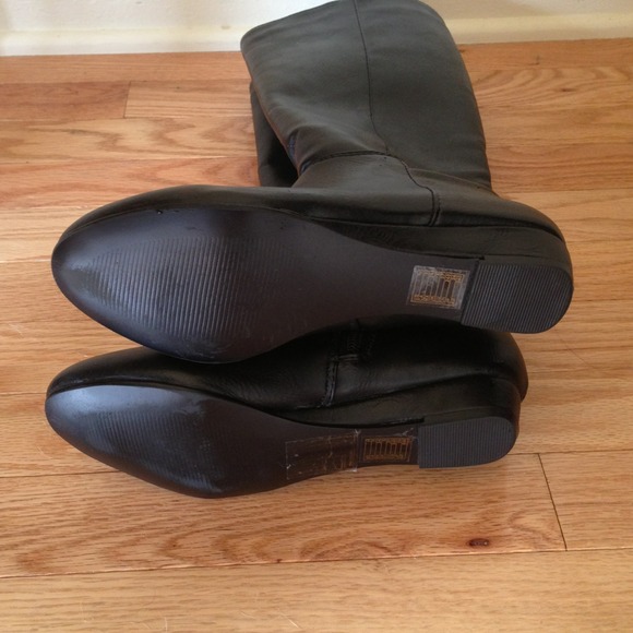 SOLD!!!Wear everywhere boots - Picture 2 of 3