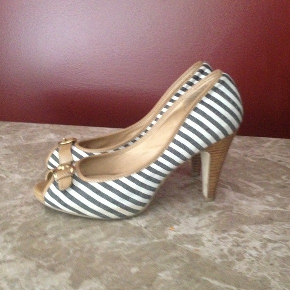 Steve Madden - Picture 2 of 4