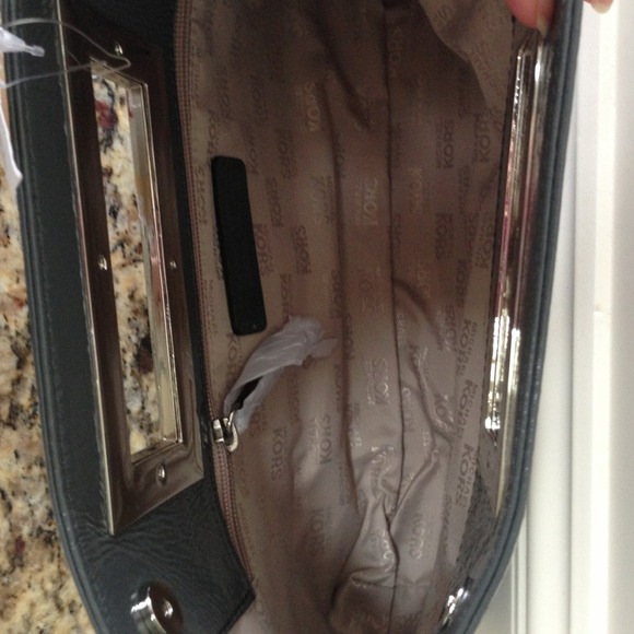 💝Reduced💝Authentic Michael Kors Clutch - Picture 3 of 4